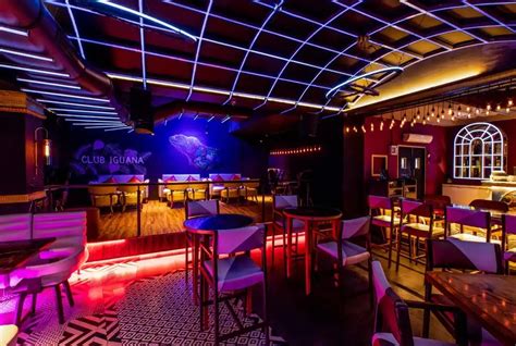 Club Iguana .